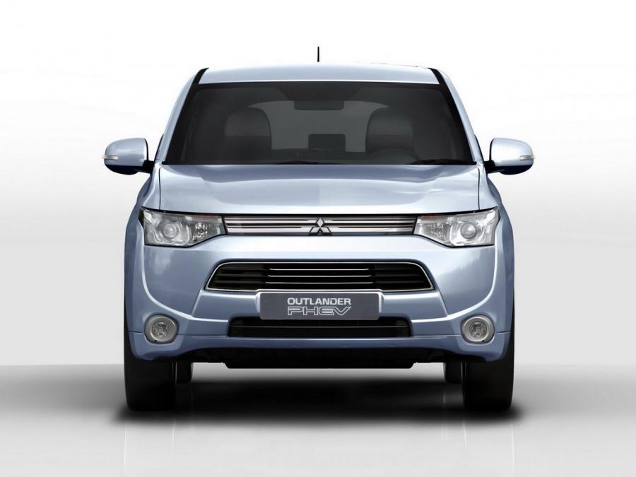  Mitsubishi Outlander PHEV 2012 года  (фото 22 из 48)